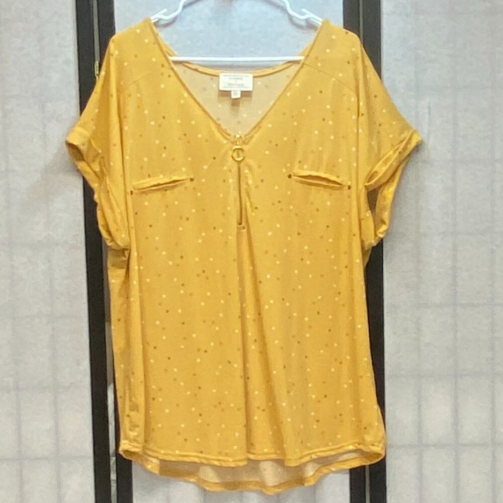 Flower & Feather 3X V Neck Quarter Zip Curved Hem Blouse Gold Stars Cuff Sleeve